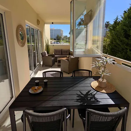 Ocean Breeze Apartment *